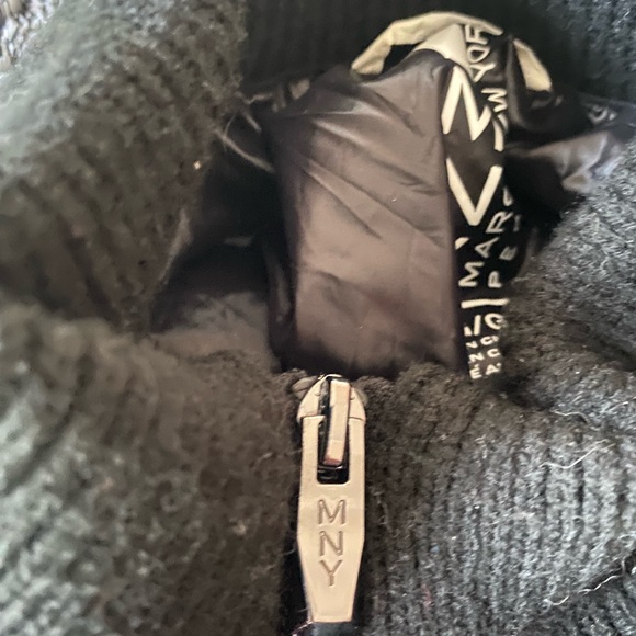 Women's Color Block Puffer Jacket - Picture 2 of 5